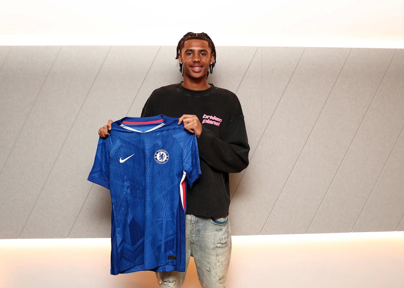 九游体育官网-官方：切尔西与18岁后卫苏布洛耶续约至2030年